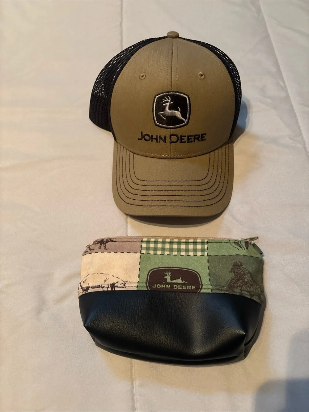John Deere Khaki and Black Mesh Logo Cap / coin purse